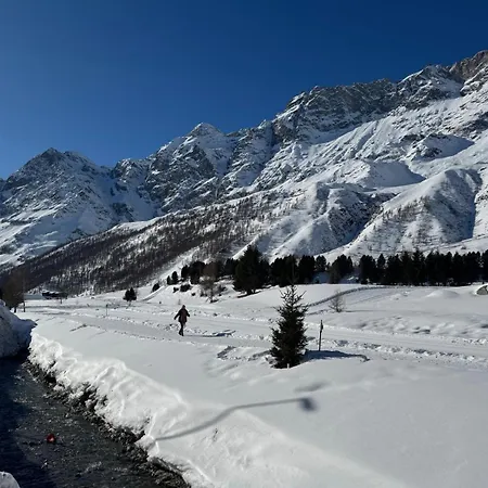 Sun House Cervinia 布勒伊-切尔维尼亚